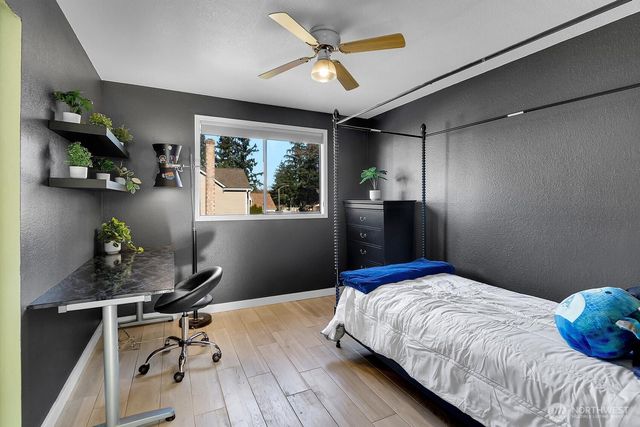 6105 139th Place SW, Edmonds, WA 98026