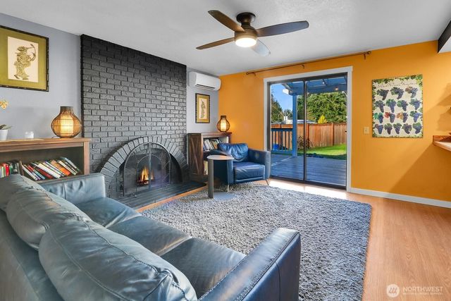 6105 139th Place SW, Edmonds, WA 98026