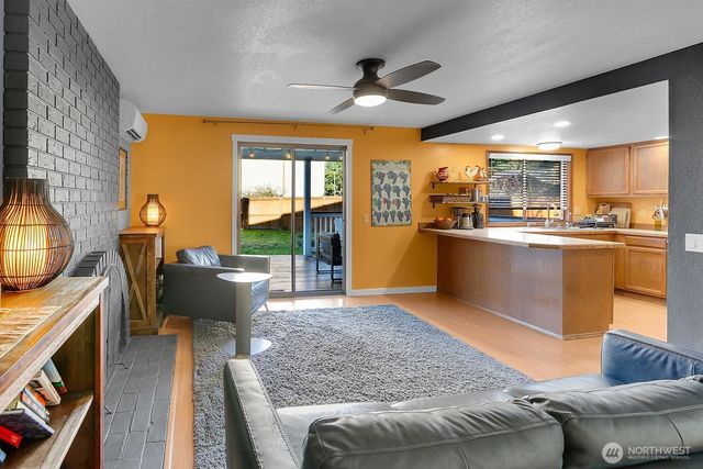 6105 139th Place SW, Edmonds, WA 98026