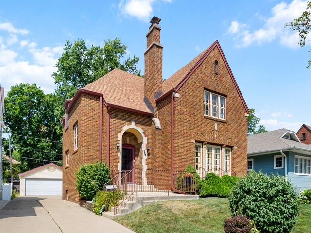 3514 Hollywood Avenue, Brookfield, IL 60513
