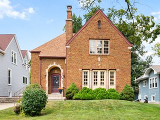 3514 Hollywood Avenue, Brookfield, IL 60513