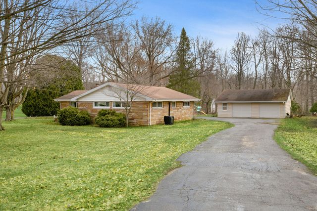 61321 Frances Drive, Cassopolis, MI 49031