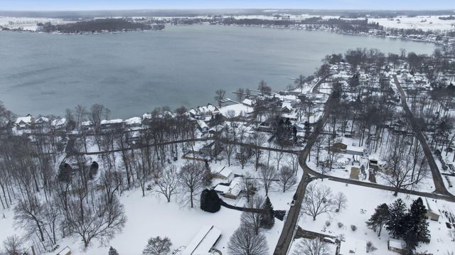 61321 Frances Drive, Cassopolis, MI 49031