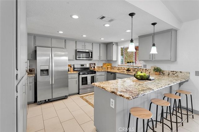 14798 Dos Palmas Road, Victorville, CA 92392