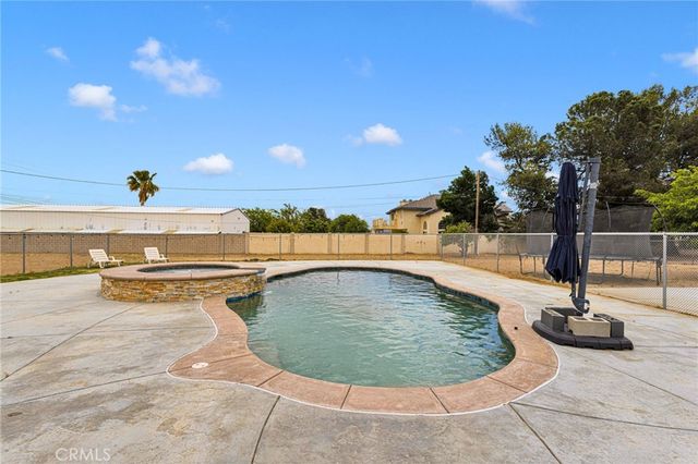 14798 Dos Palmas Road, Victorville, CA 92392