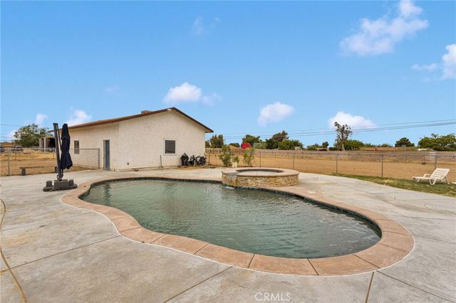 14798 Dos Palmas Road, Victorville, CA 92392