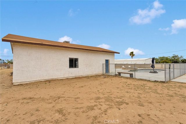 14798 Dos Palmas Road, Victorville, CA 92392