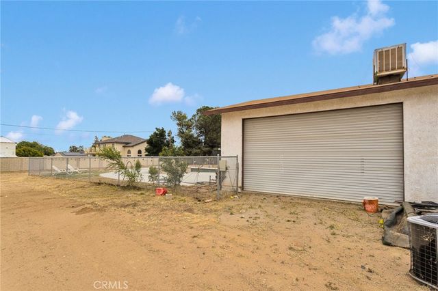 14798 Dos Palmas Road, Victorville, CA 92392