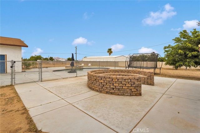 14798 Dos Palmas Road, Victorville, CA 92392