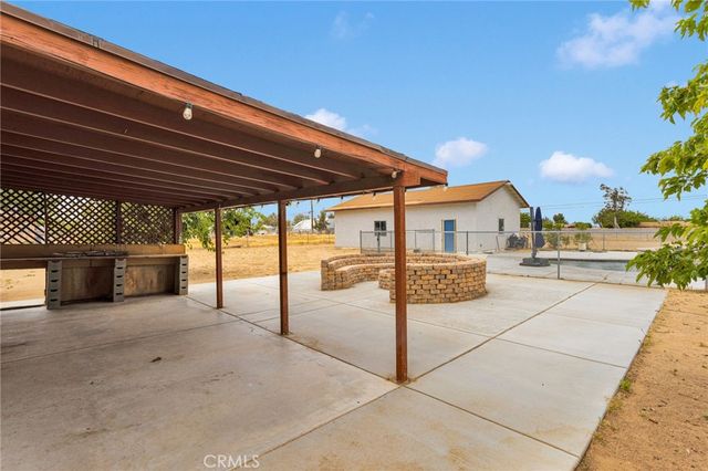 14798 Dos Palmas Road, Victorville, CA 92392