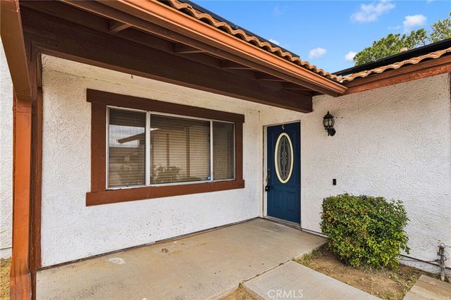 14798 Dos Palmas Road, Victorville, CA 92392