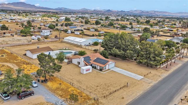 14798 Dos Palmas Road, Victorville, CA 92392