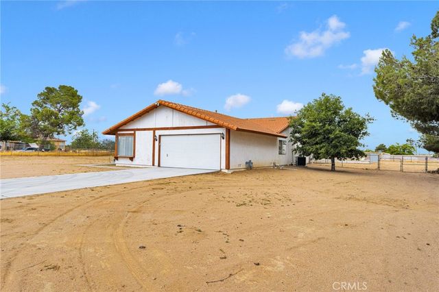 14798 Dos Palmas Road, Victorville, CA 92392