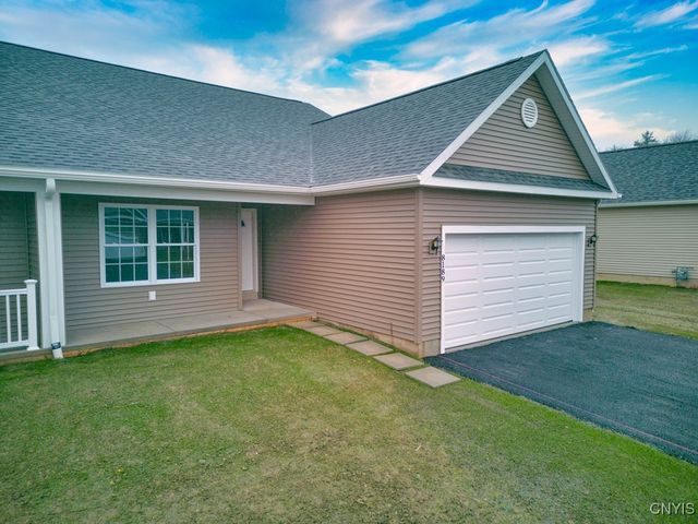 8195 Rachel Court, Clay, NY 13027