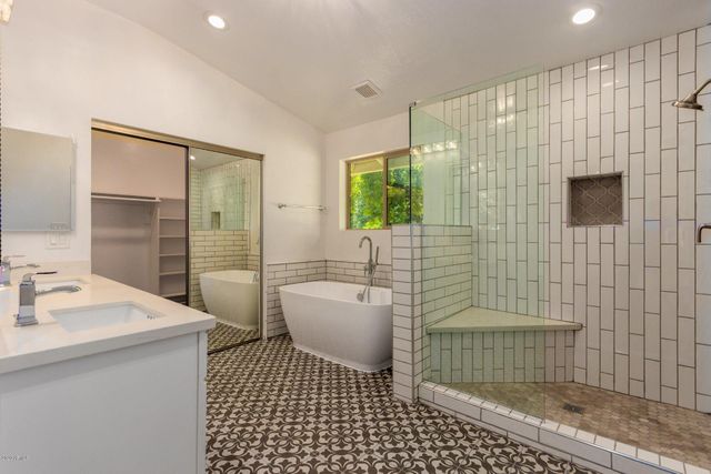 719 E Fairway Drive, Litchfield Park, AZ 85340