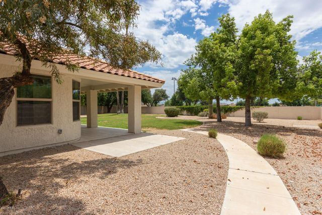 719 E Fairway Drive, Litchfield Park, AZ 85340