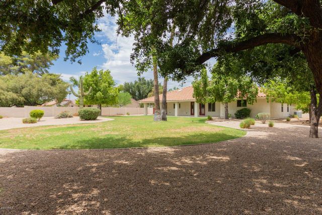 719 E Fairway Drive, Litchfield Park, AZ 85340