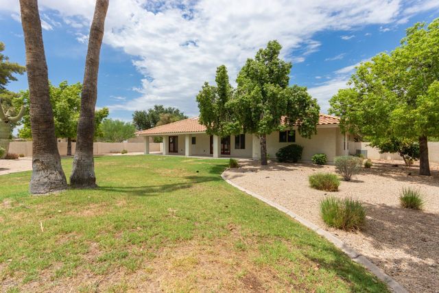 719 E Fairway Drive, Litchfield Park, AZ 85340