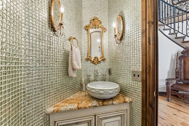 4616 Lake Front Drive, Edmond, OK 73034
