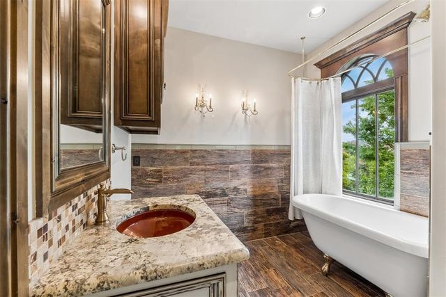 4616 Lake Front Drive, Edmond, OK 73034