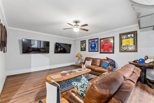 4616 Lake Front Drive, Edmond, OK 73034