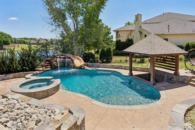 4616 Lake Front Drive, Edmond, OK 73034