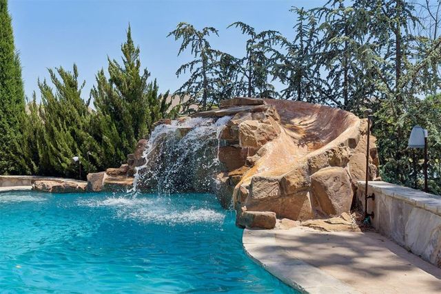 4616 Lake Front Drive, Edmond, OK 73034