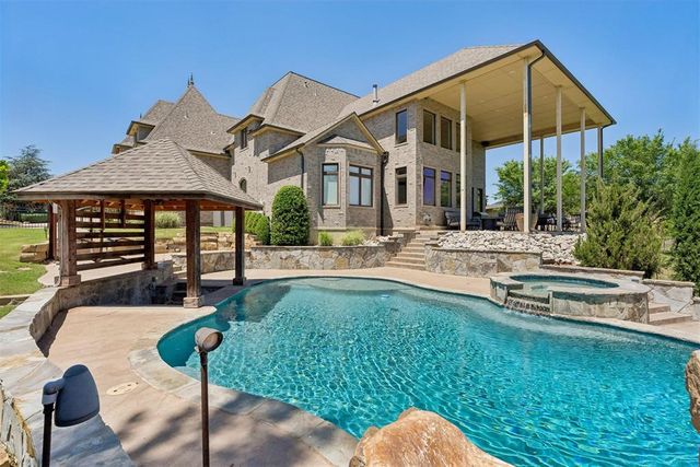 4616 Lake Front Drive, Edmond, OK 73034