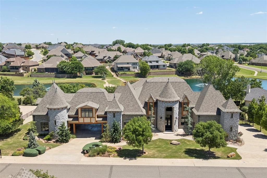 4616 Lake Front Drive, Edmond, OK 73034