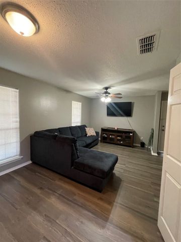 7624 Kempton Park Drive, Shreveport, LA 71129