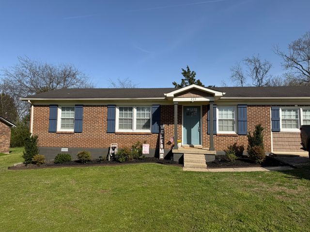 233 Hopkins Ave, Lewisburg, TN 37091