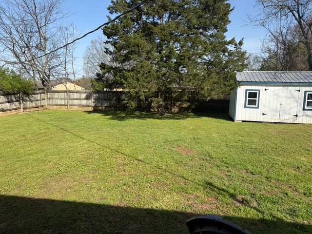 233 Hopkins Ave, Lewisburg, TN 37091