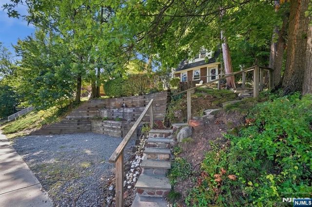 749 Kinderkamack Road, River Edge, NJ 07661
