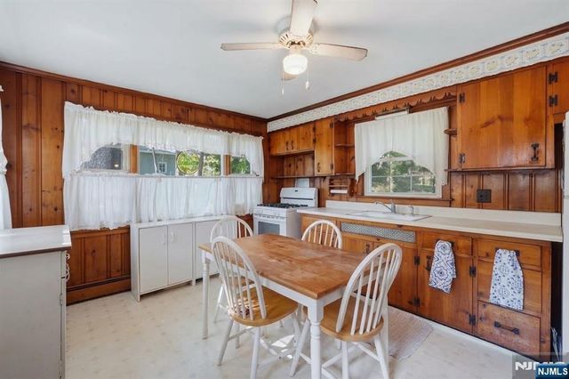 749 Kinderkamack Road, River Edge, NJ 07661