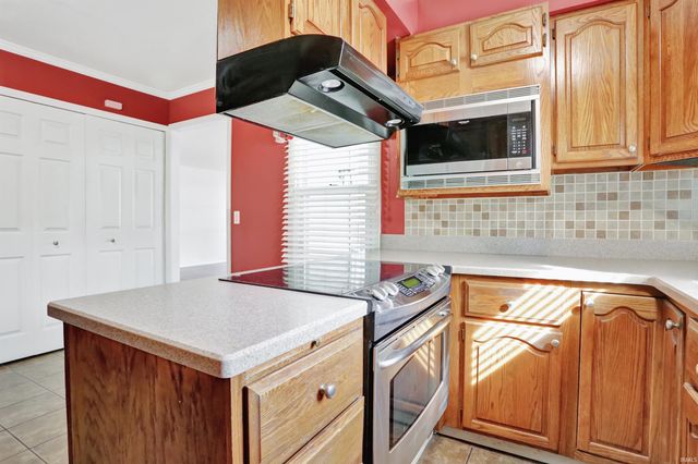 2416 Helmuth Avenue, Evansville, IN 47714