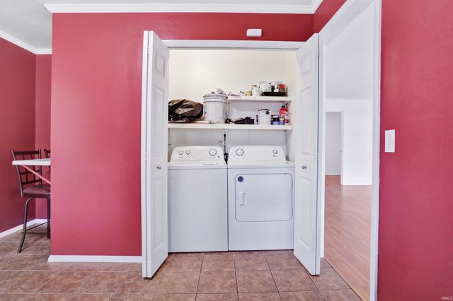 2416 Helmuth Avenue, Evansville, IN 47714