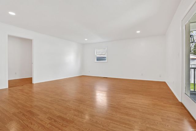 2416 Helmuth Avenue, Evansville, IN 47714