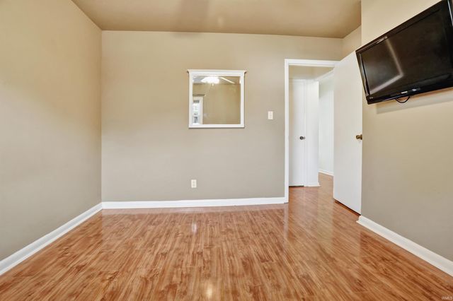 2416 Helmuth Avenue, Evansville, IN 47714