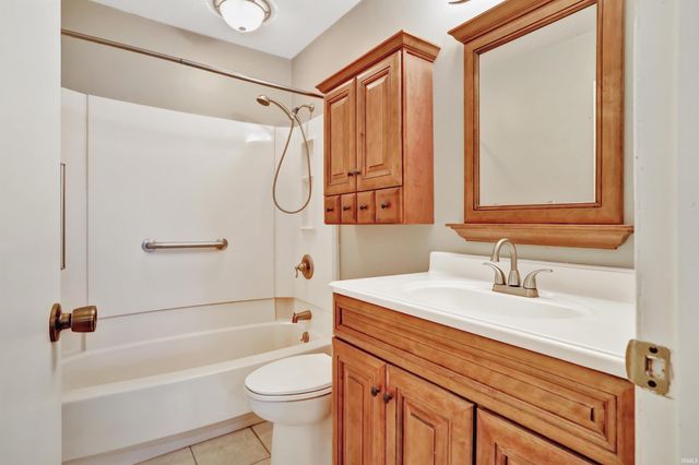 2416 Helmuth Avenue, Evansville, IN 47714