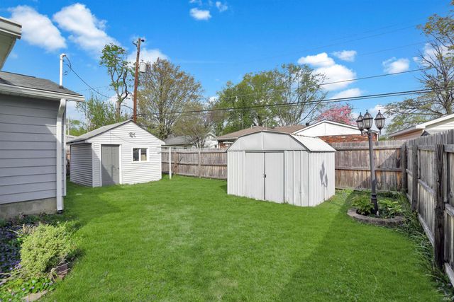 2416 Helmuth Avenue, Evansville, IN 47714