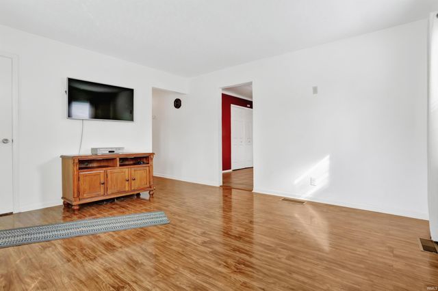 2416 Helmuth Avenue, Evansville, IN 47714
