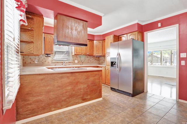 2416 Helmuth Avenue, Evansville, IN 47714