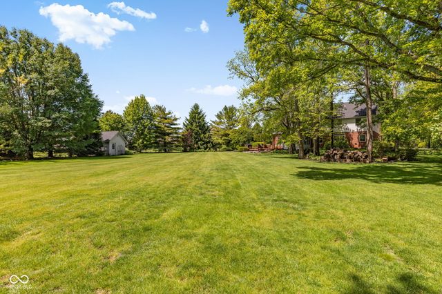 1603 S Jeanne Court, New Palestine, IN 46163