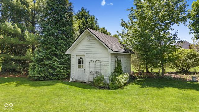 1603 S Jeanne Court, New Palestine, IN 46163