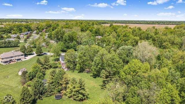 1603 S Jeanne Court, New Palestine, IN 46163