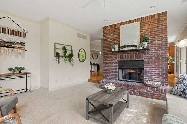 1603 S Jeanne Court, New Palestine, IN 46163