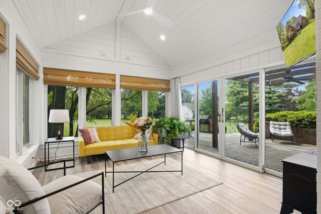 1603 S Jeanne Court, New Palestine, IN 46163