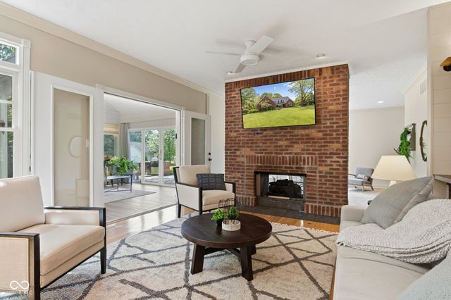 1603 S Jeanne Court, New Palestine, IN 46163