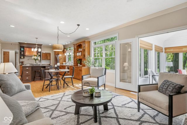 1603 S Jeanne Court, New Palestine, IN 46163