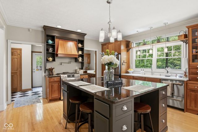 1603 S Jeanne Court, New Palestine, IN 46163